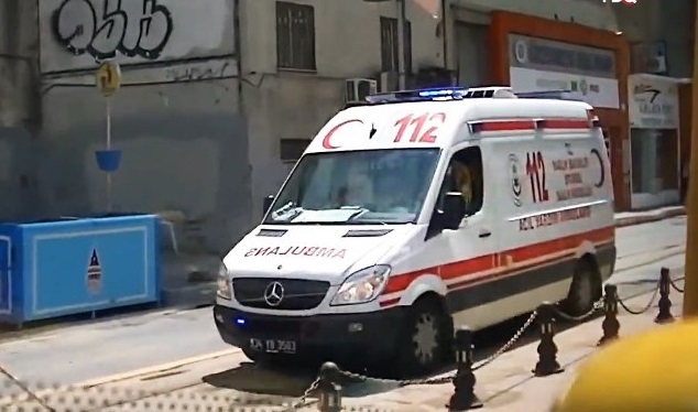 При падении в воду школьного автобуса на юге Турции погибли 14 человек